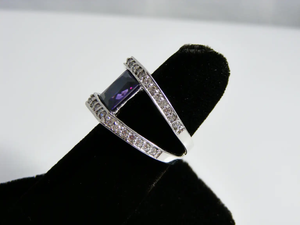 Modern Sterling Silver Ring Purple Rectangular Stone 1